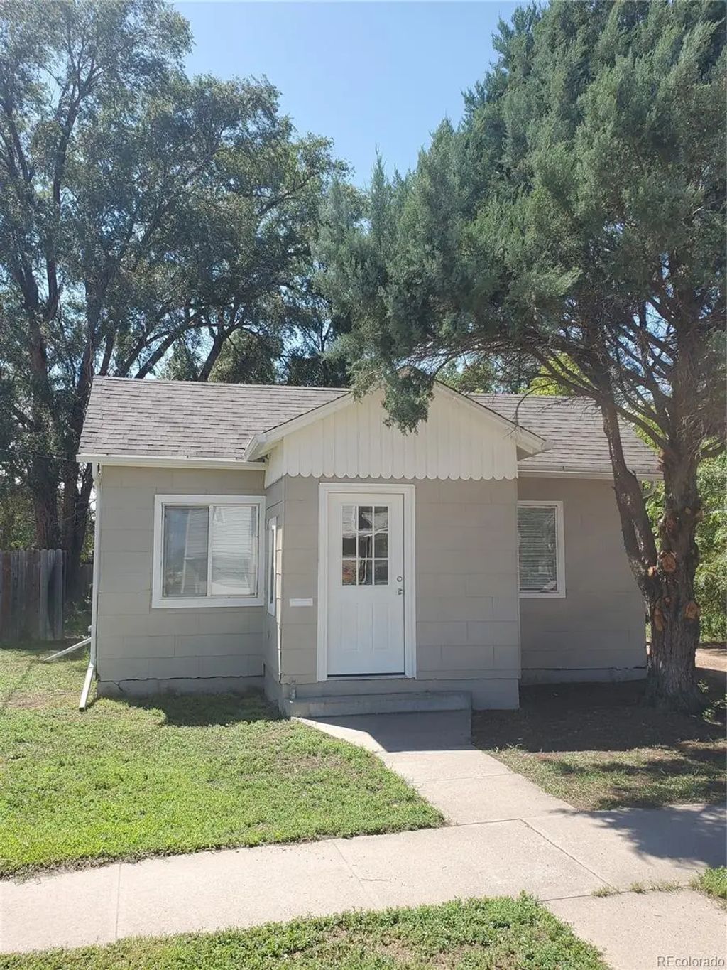 217 N 4th Avenue, Sterling