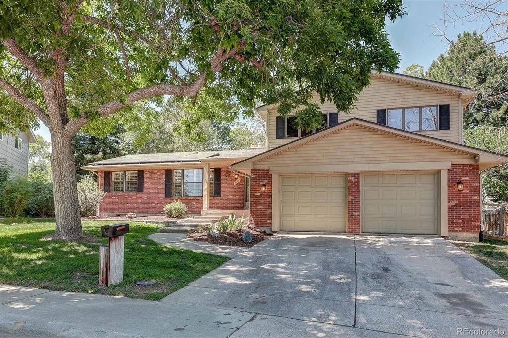 811 S Newcombe Way, Lakewood