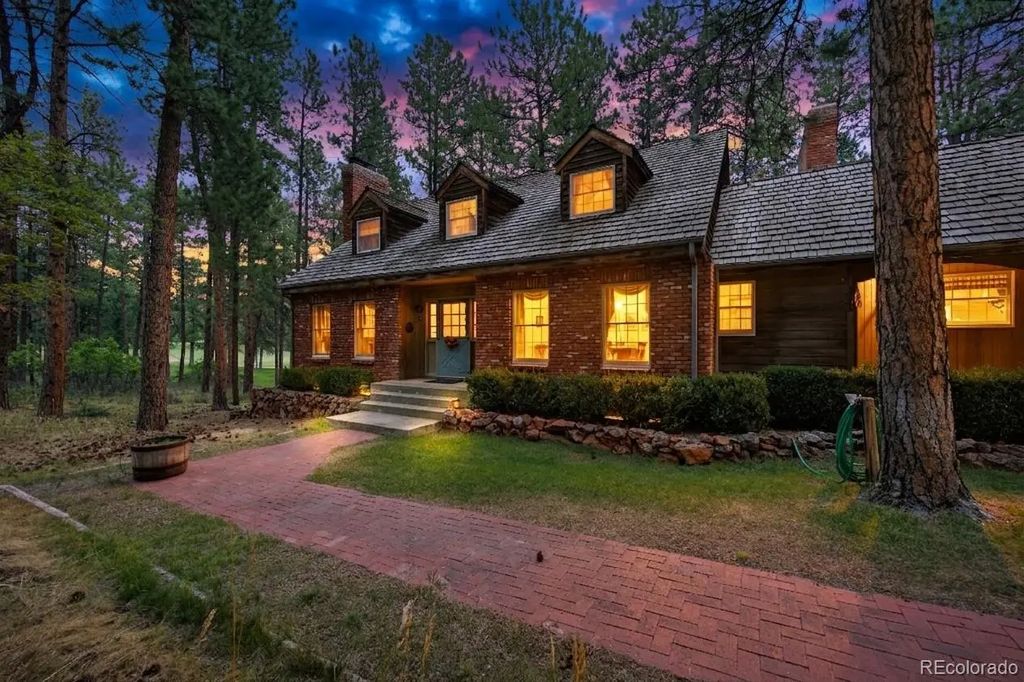 6850 Perry Park Boulevard, Larkspur