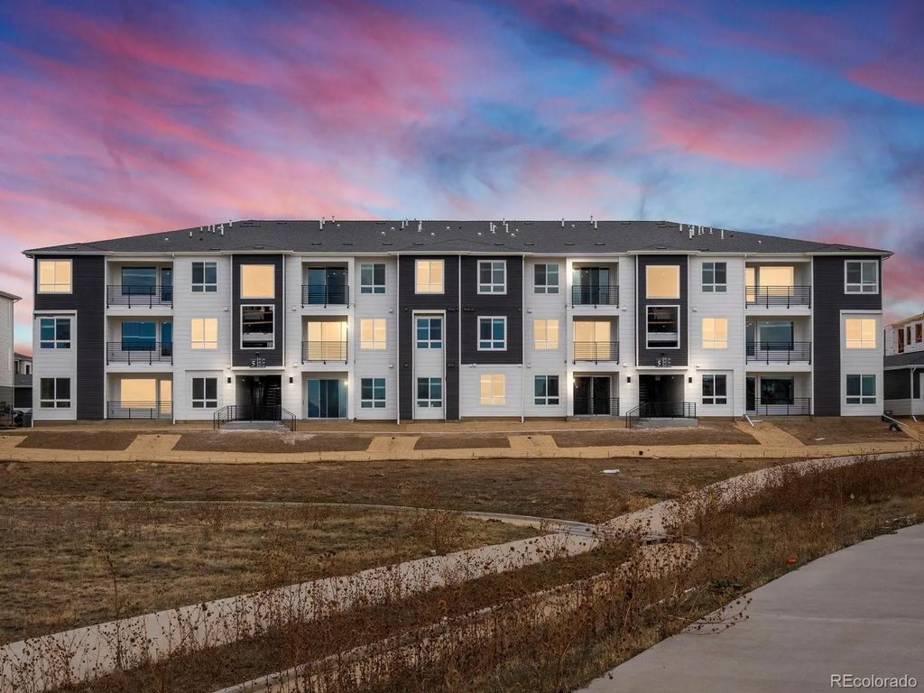 6153 N Ceylon Street 102, Denver