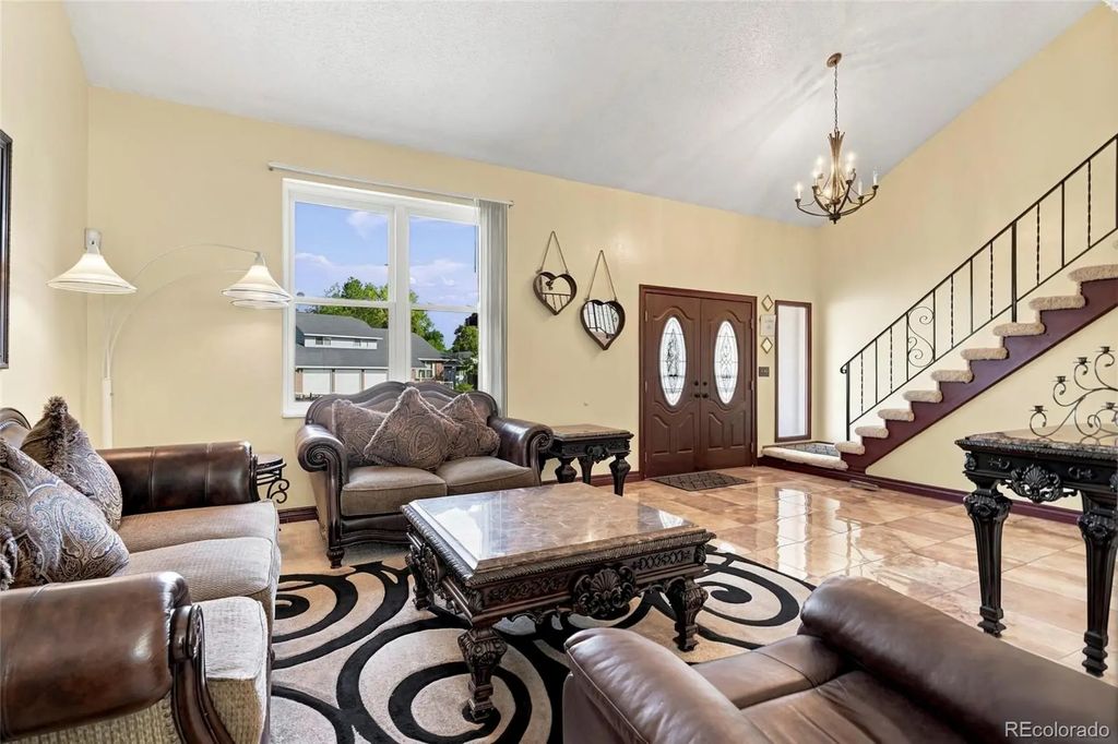 16871 E Girard Avenue, Aurora