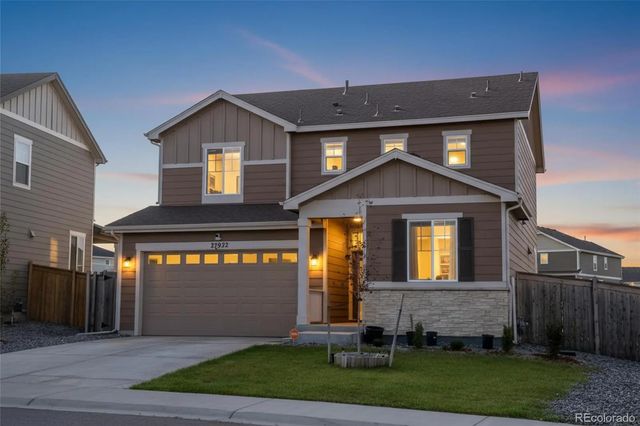 27922 E 10th Drive, Aurora