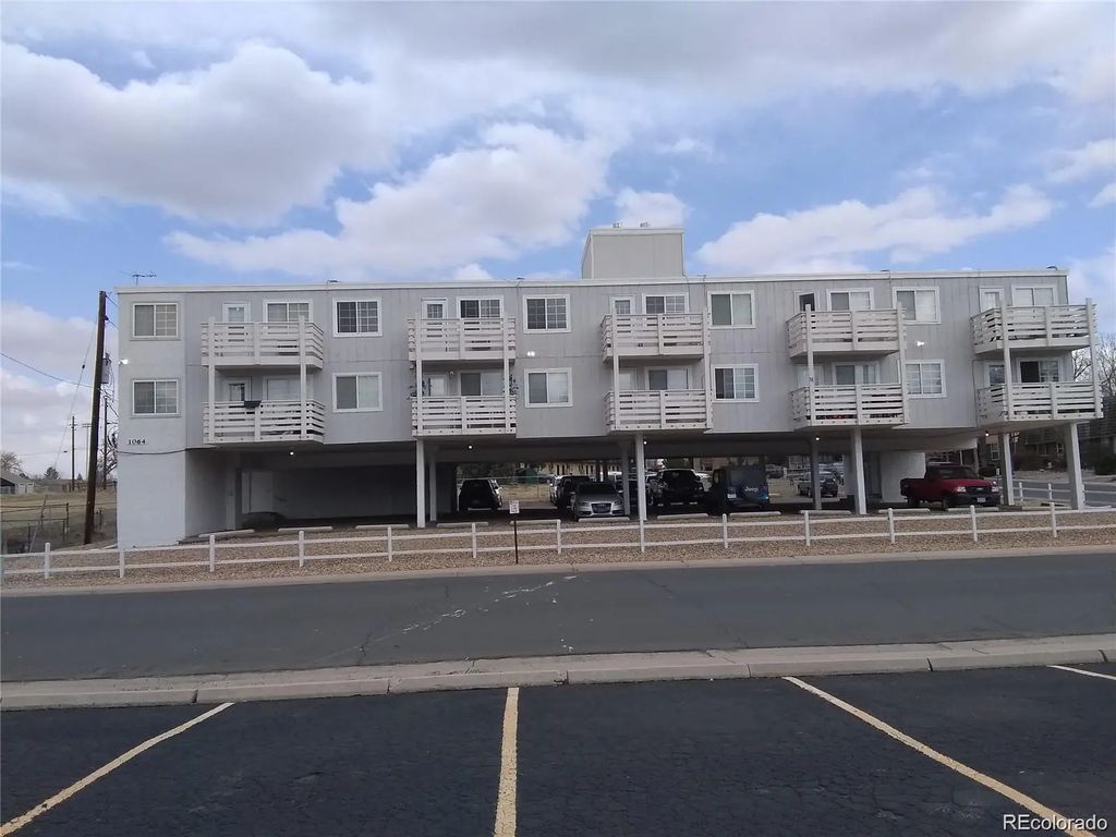 1064 Chambers Court 108, Aurora