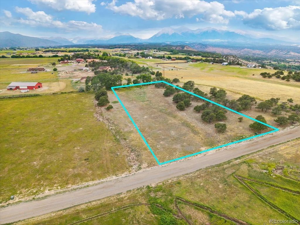 8463 Freedom Circle, Salida