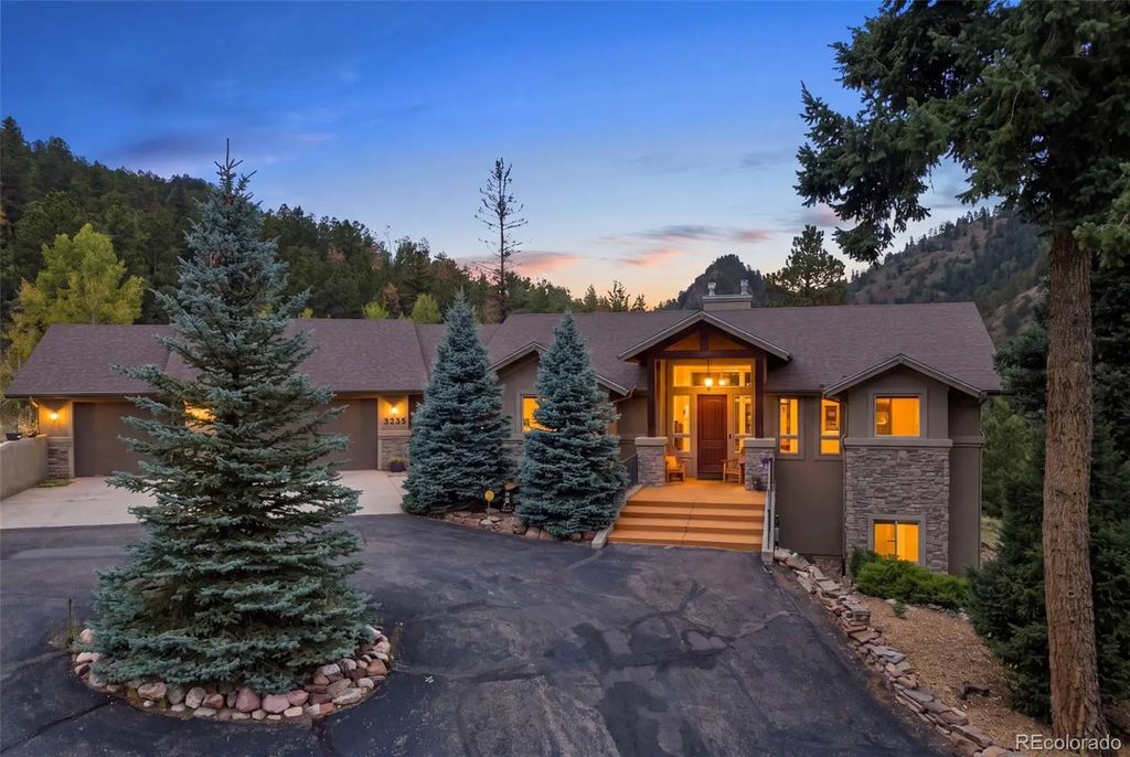 609 Crystola Court, Woodland Park