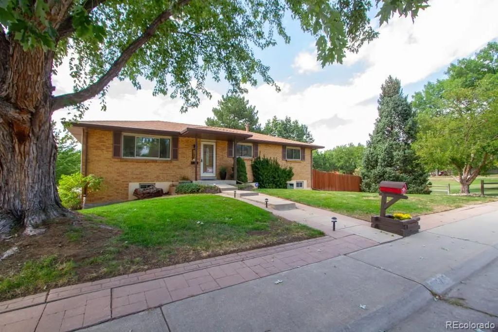 6545 Dover Street, Arvada