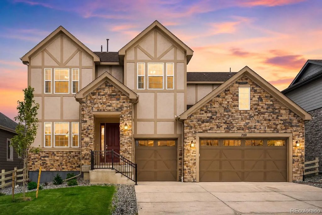 7110 S White Crow Way, Aurora