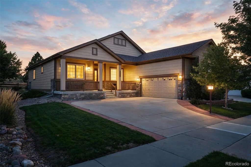 8161 S Quatar Circle, Aurora