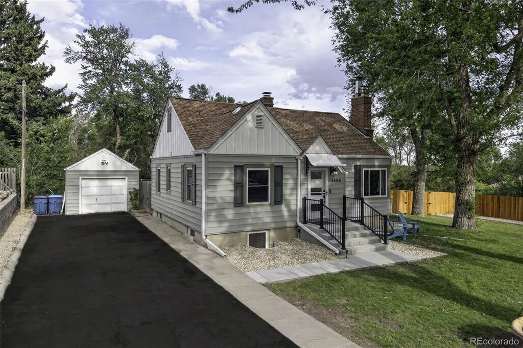 1050 Pikeview Street, Lakewood
