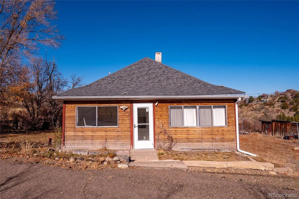 1005 E 4th Street, Trinidad