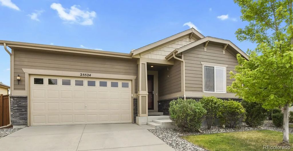 25524 E Byers Drive, Aurora