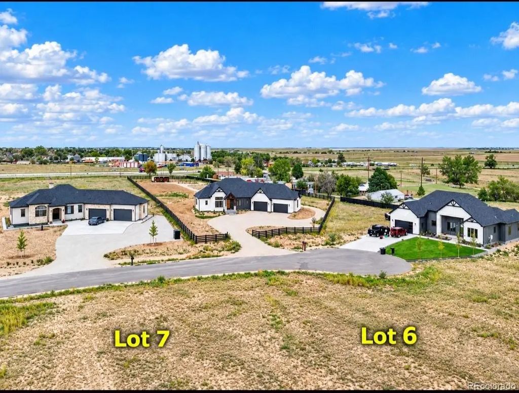 56262 E Apache Place, Strasburg