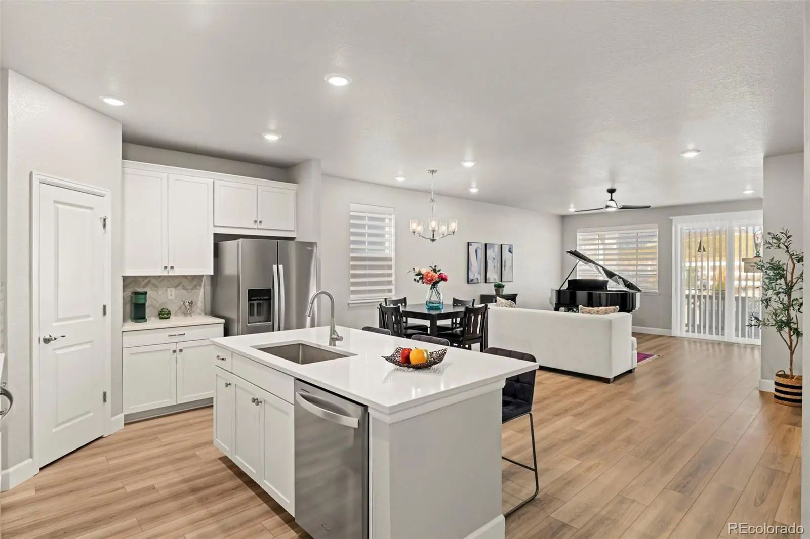 Residential Real Estate for Sale at 1864 S De Gaulle Court in the city of Aurora by MLS #6009059