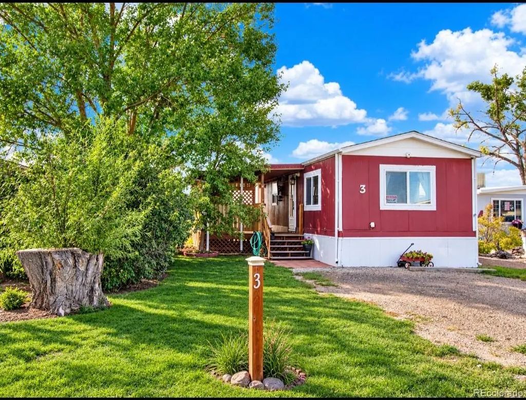 1191 N County Road 157, Strasburg