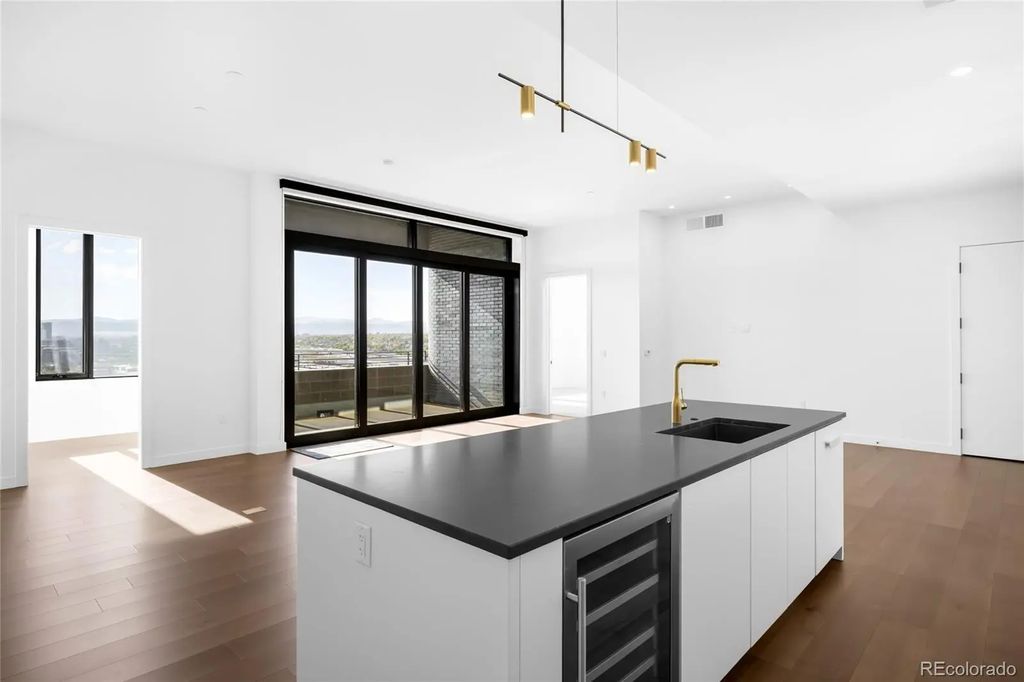 3520 Chestnut Place Ph-1207, Denver