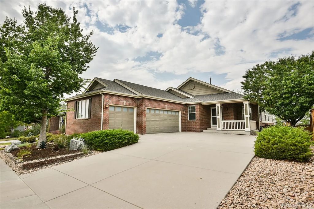 23627 E Bellewood Drive, Aurora