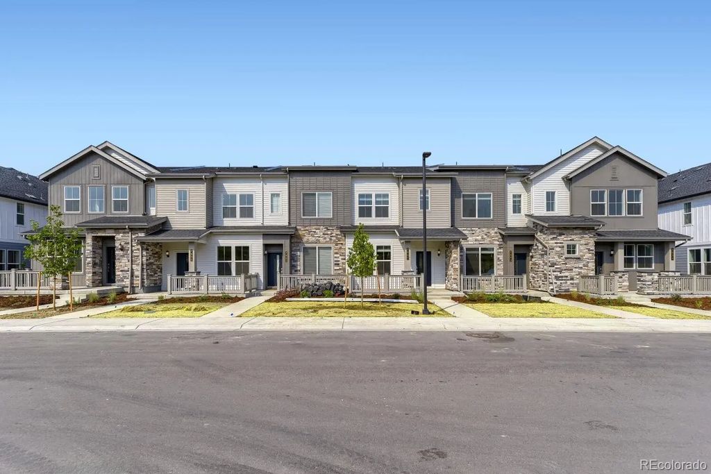 7655 S Mobile Way, Centennial