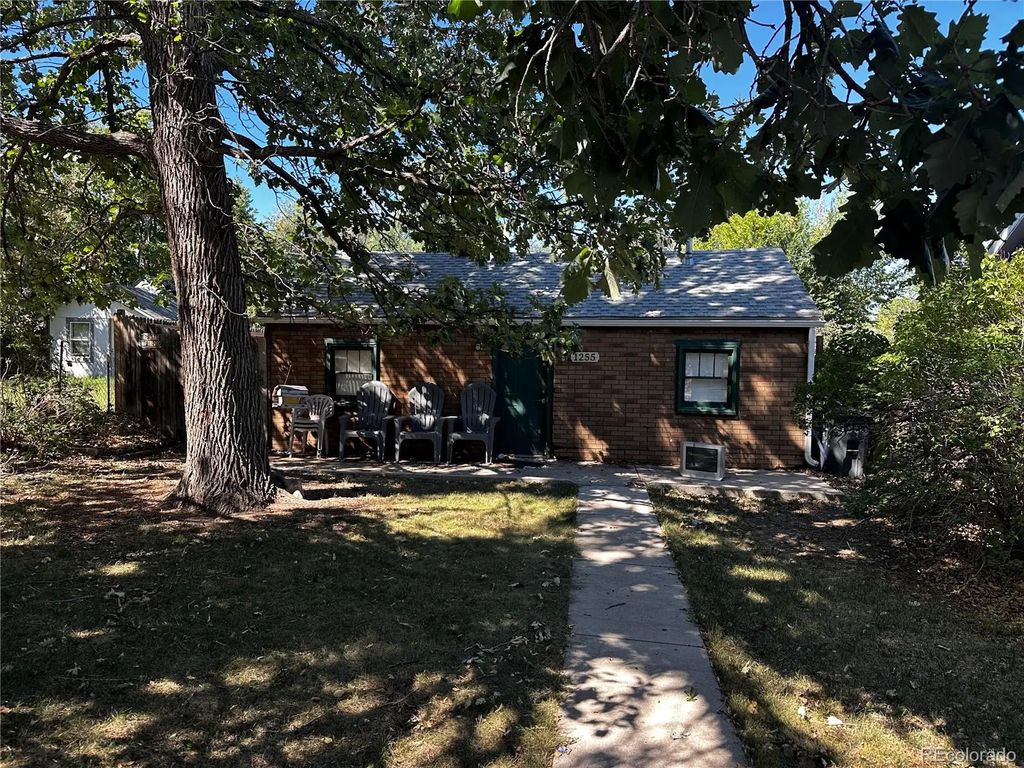 1255 Dallas Street, Aurora