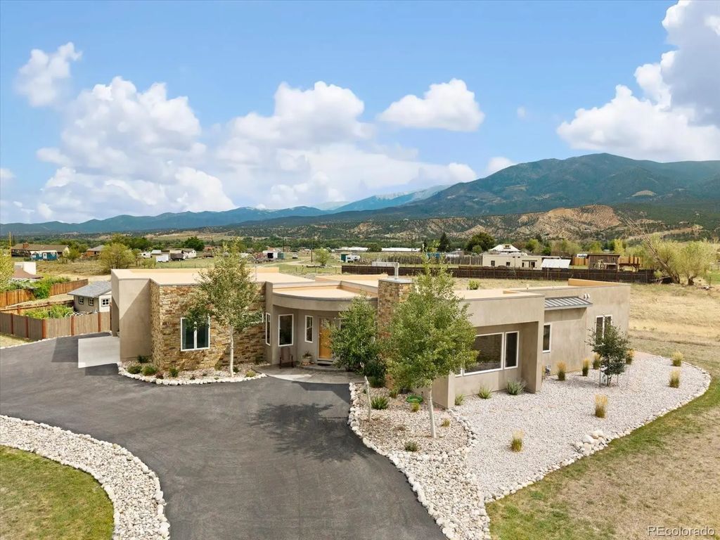 7670 Meadowlark Lane, Salida