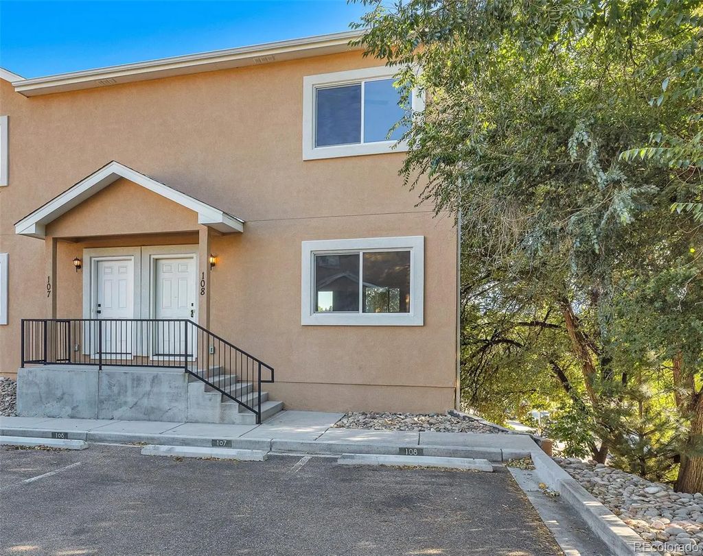2220 E La Salle Street 108, Colorado Springs