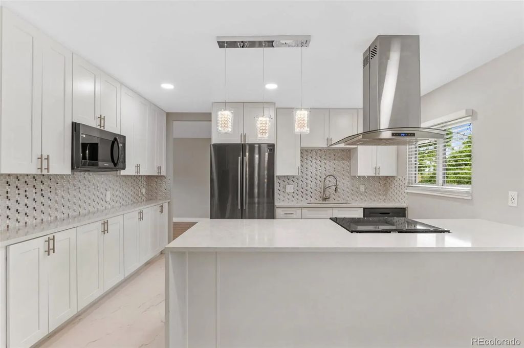 12992 W Jewell Circle, Lakewood