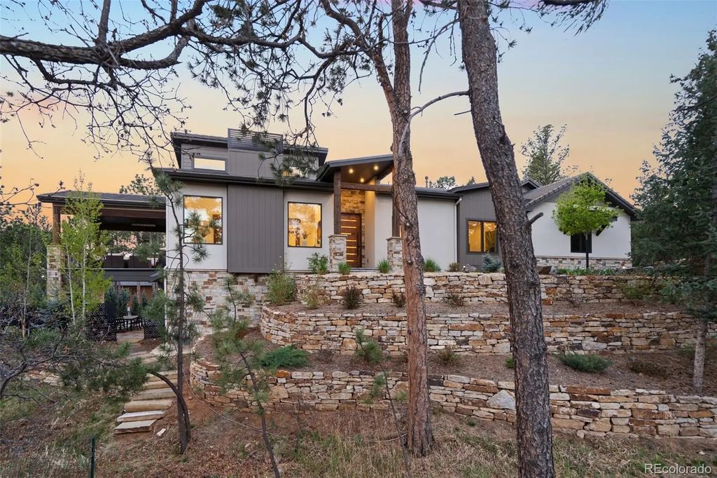 1685 Oakmoor Heights, Colorado Springs