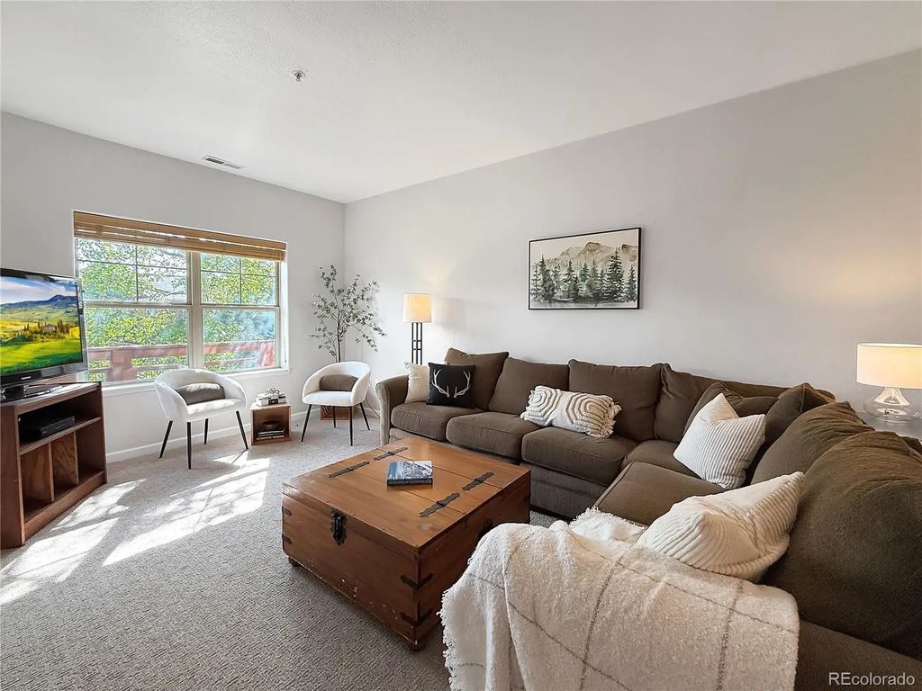37 Waterside Court C 206, Fraser