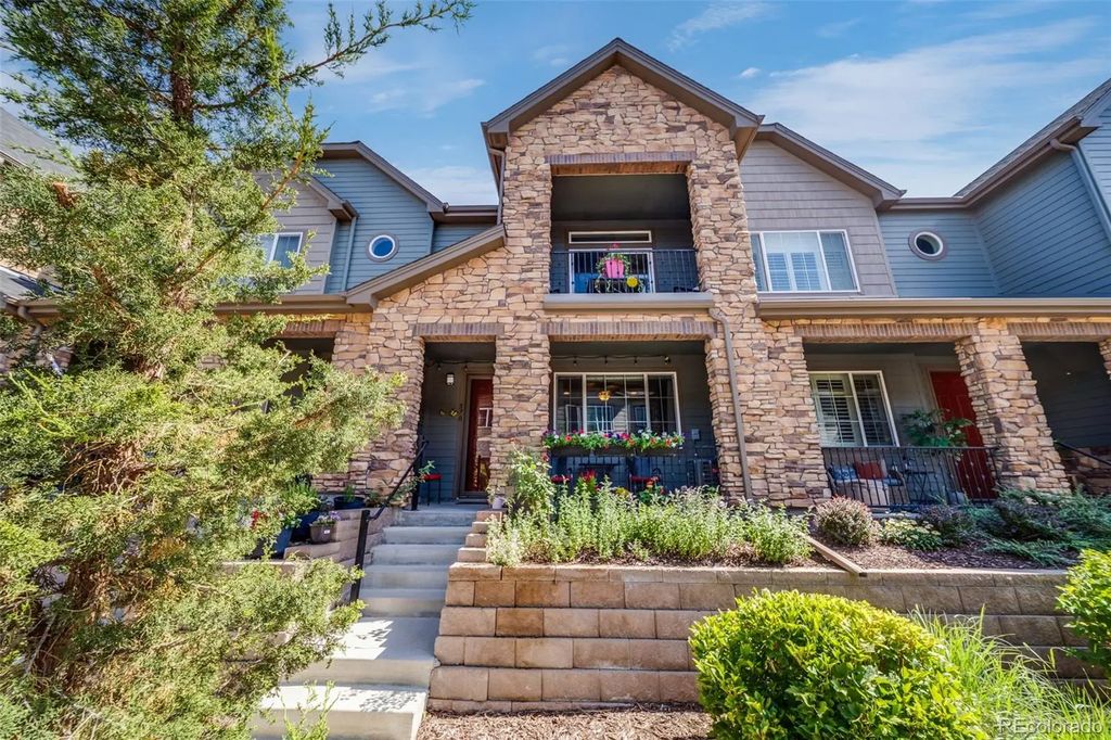570 E Dry Creek Place, Littleton
