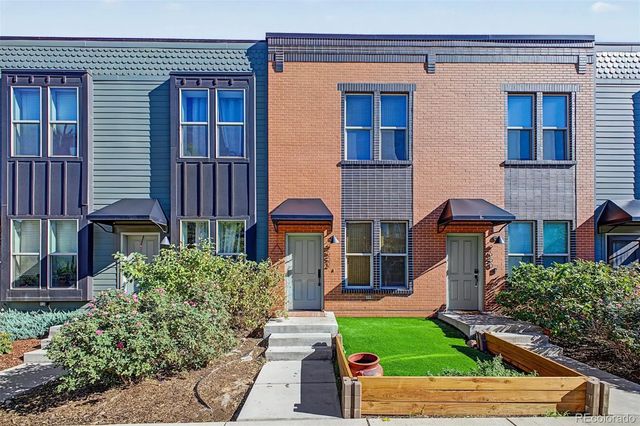 2652 Arapahoe Street, Denver
