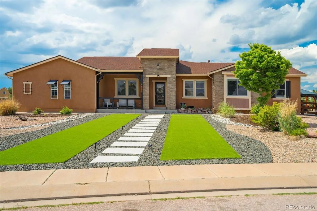 7555 Antelope Circle, Peyton