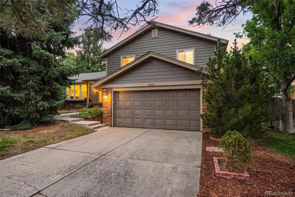 7807 S Poplar Way, Centennial