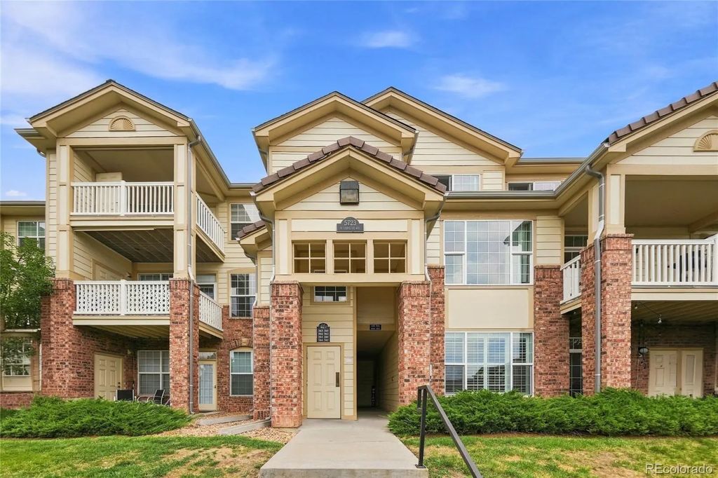 5723 N Gibralter Way 4-102, Aurora