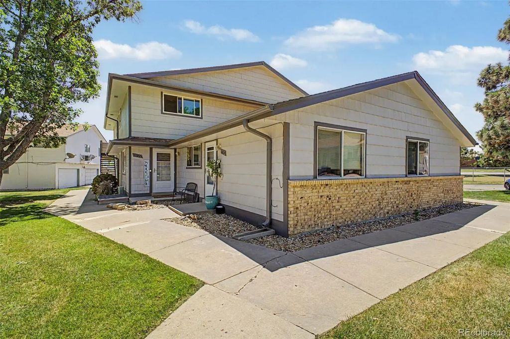 1182 S Eagle Circle B, Aurora