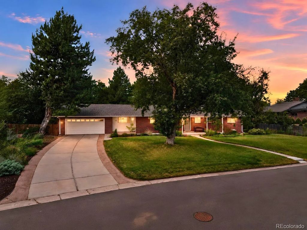 546 W Lake Avenue, Littleton