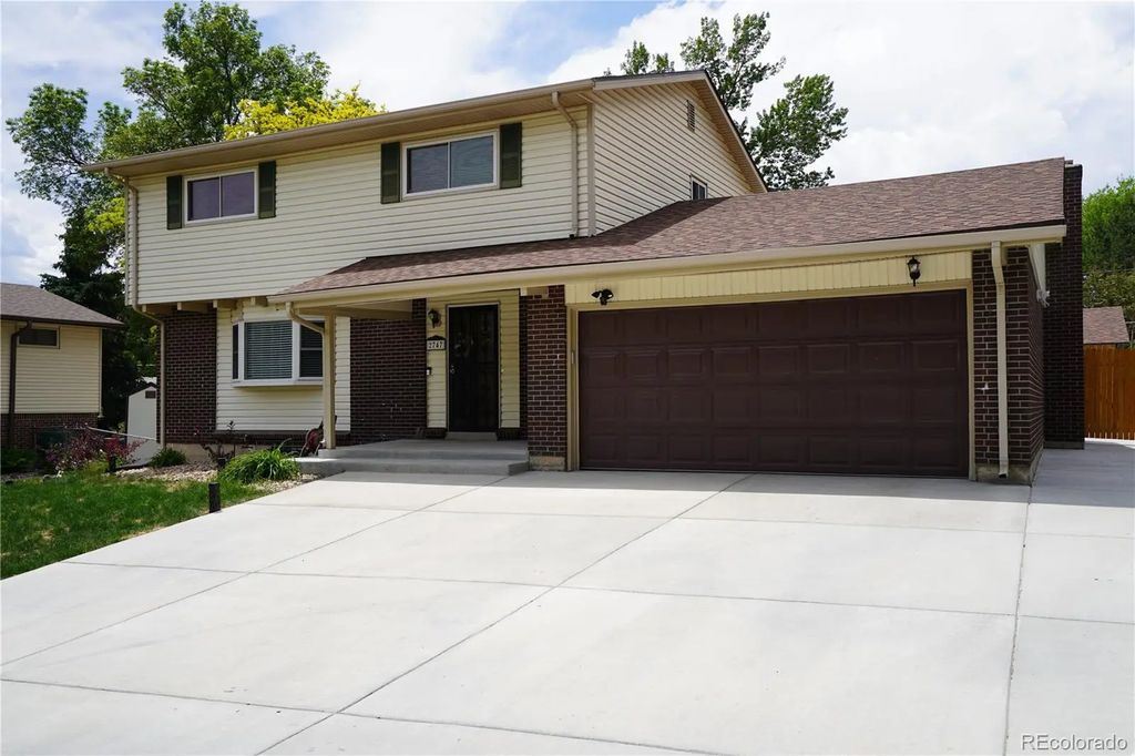 2747 S Quay Way, Denver