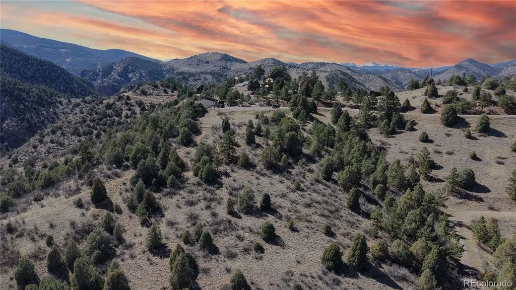 2050 Coyote Spur, Golden