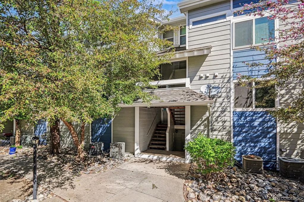 19192 E Wyoming Place 105, Aurora