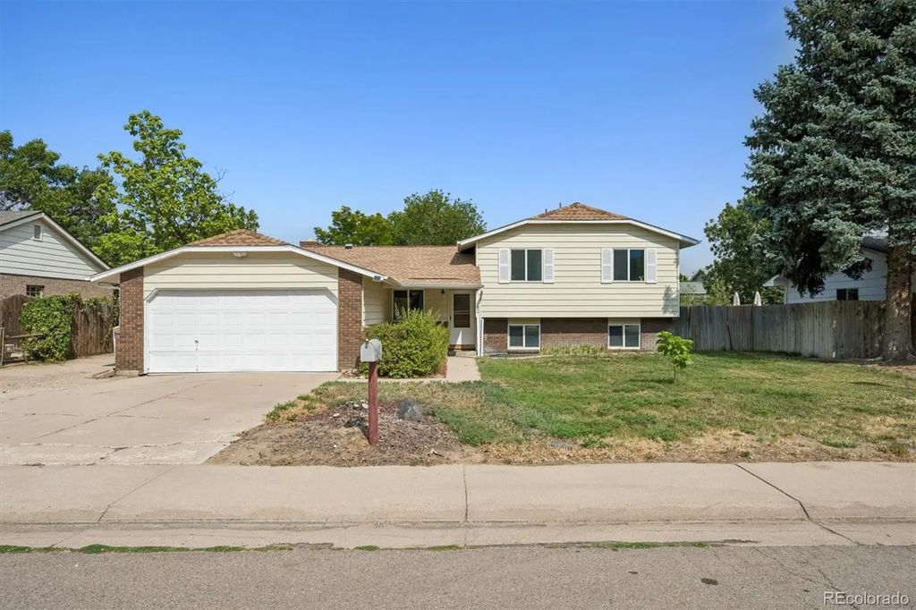 834 S 13th Avenue, Brighton