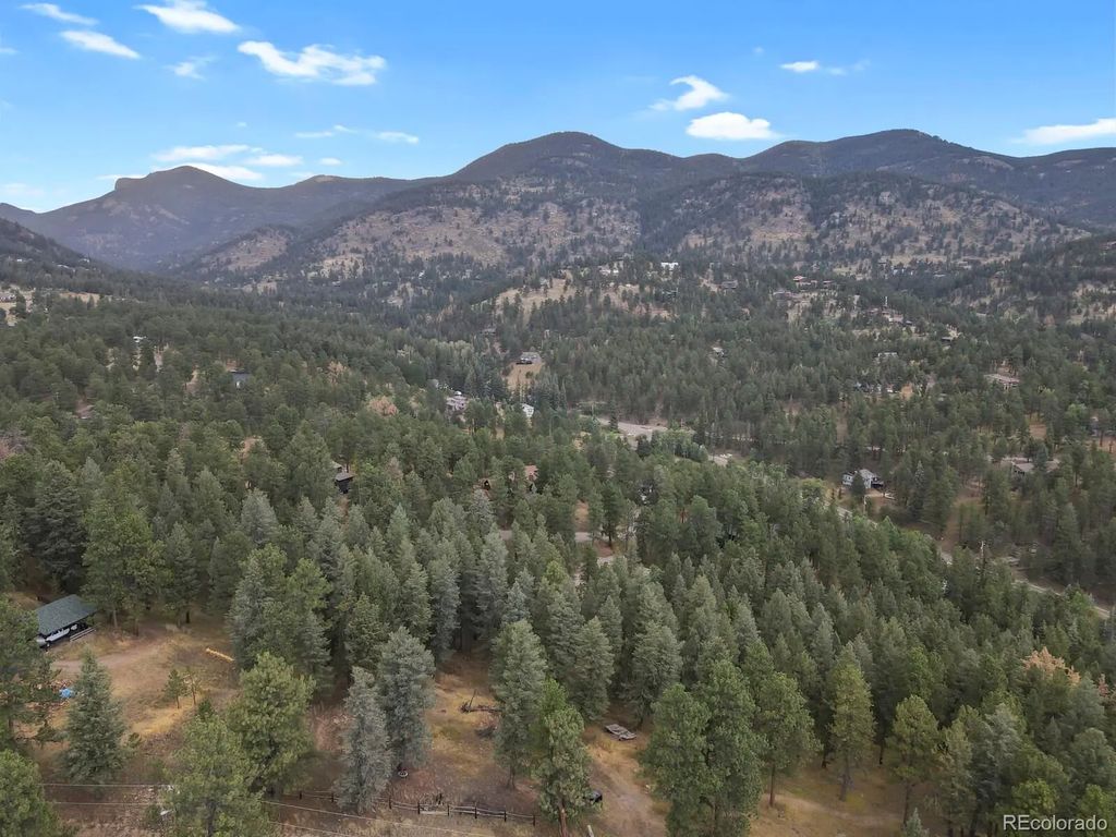 281 Kings Road, Evergreen