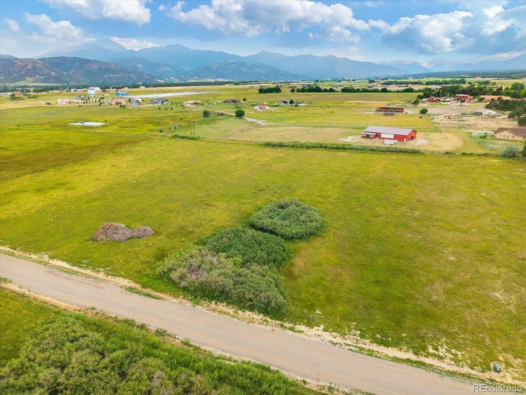 8353 Freedom Circle, Salida