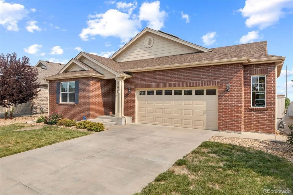 24025 E Wagon Trail Avenue, Aurora