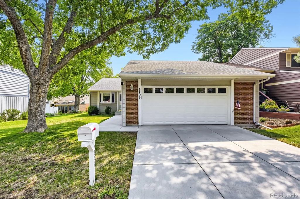 7496 W Cedar Circle, Lakewood