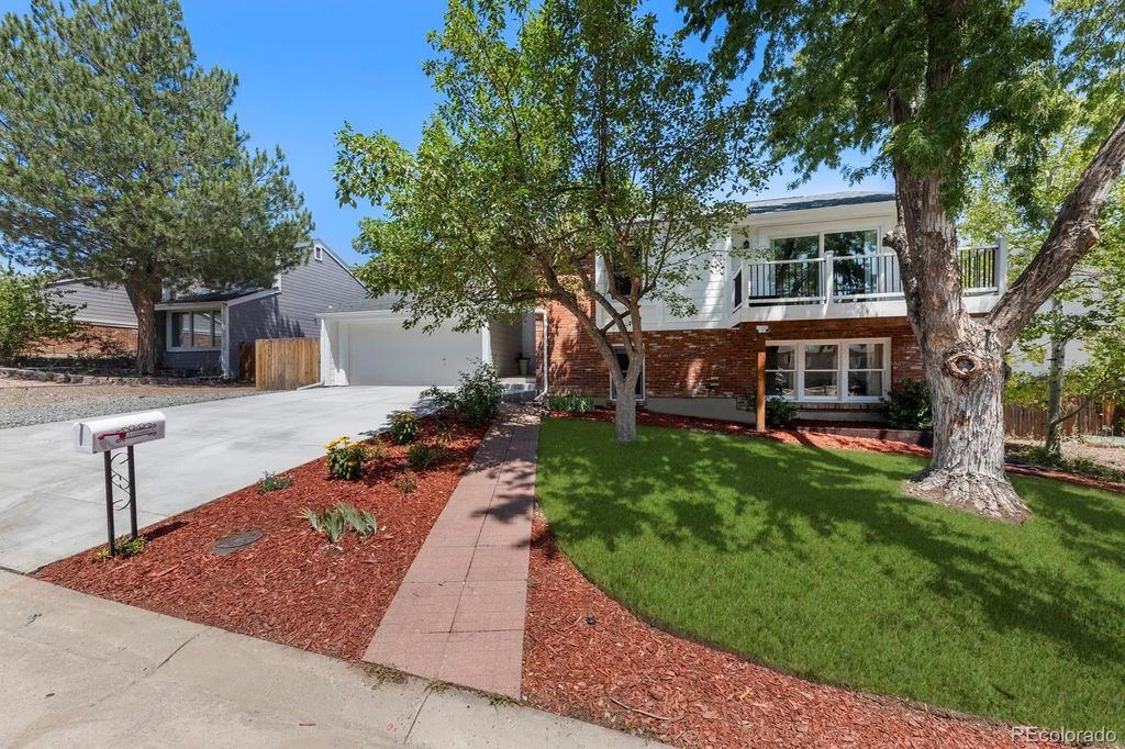19355 E Greenwood Place, Aurora