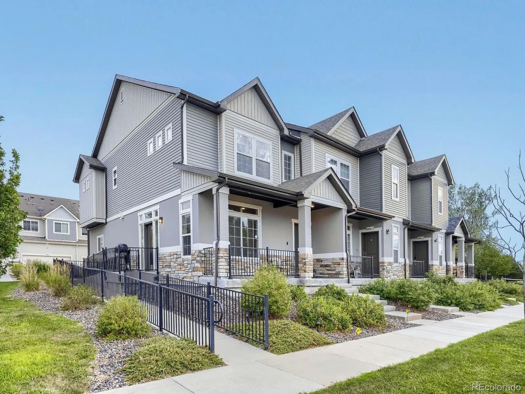 19990 E 40th Avenue 4, Denver