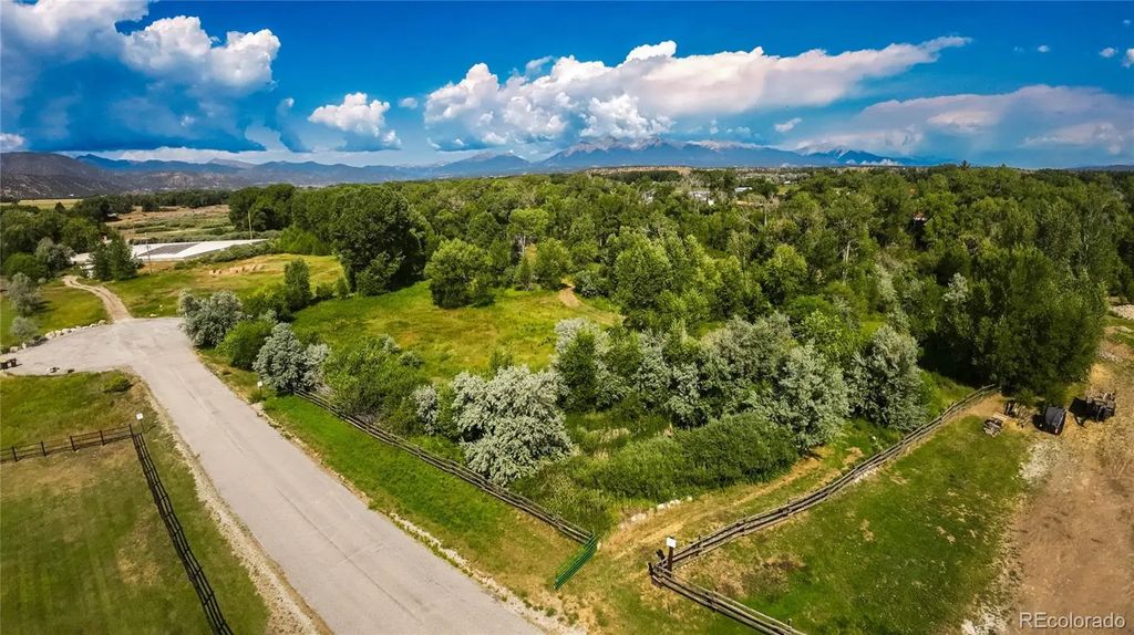 8116 Fawn Run, Salida