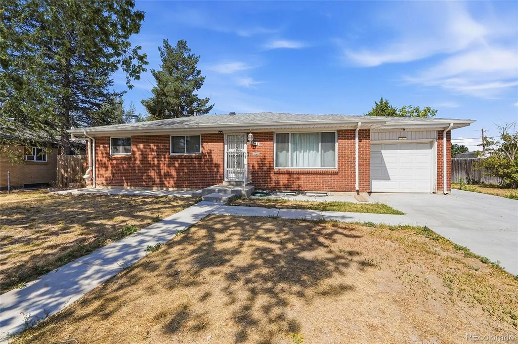 2541 Billings Street, Aurora