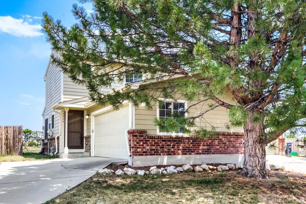 12506 Forest Drive, Thornton
