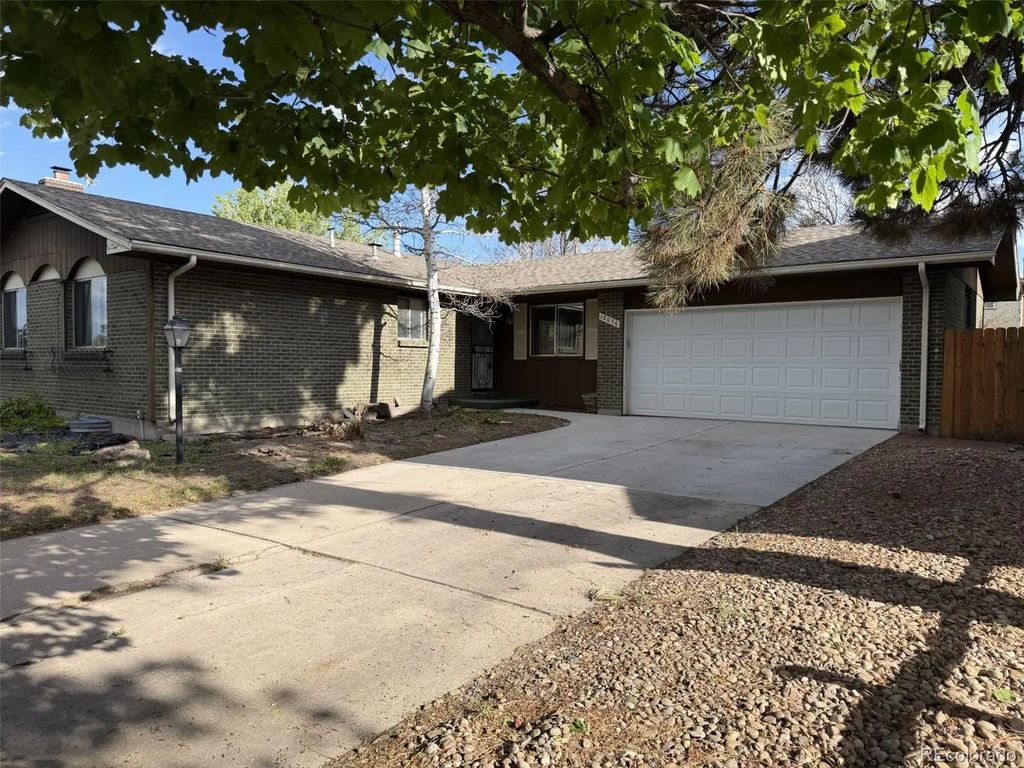 12076 E Montana Place, Aurora