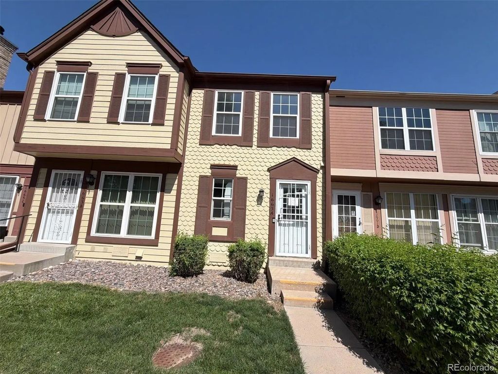 1663 S Blackhawk Way A, Aurora