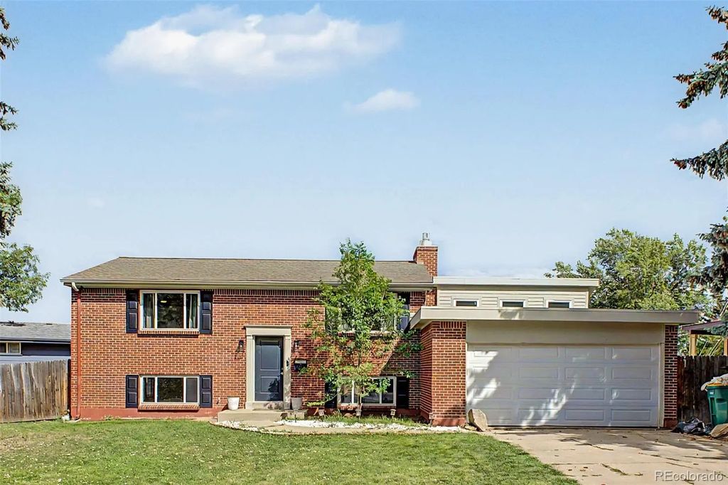 660 S Arbutus Street, Lakewood